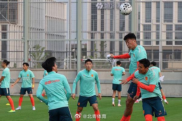 b体育app-北青：国足抵达新加坡当晚就开练
